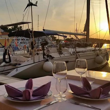 Sailing In Croatia - Private Sailing Yacht 14m 斯普利特