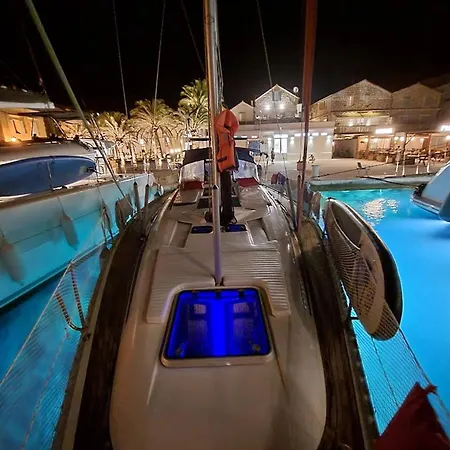 Sailing In Croatia - Private Sailing Yacht 14m 度假居 *