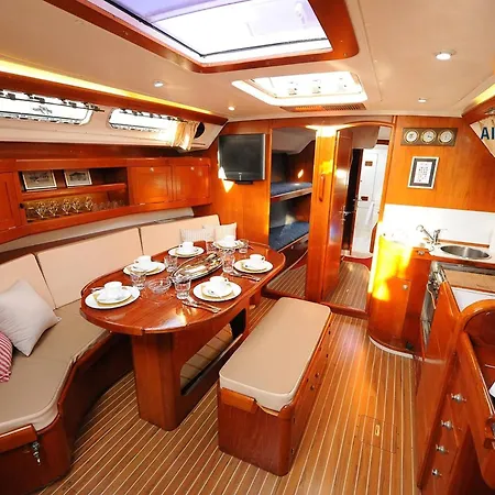 度假居 Sailing In Croatia - Private Sailing Yacht 14m 斯普利特